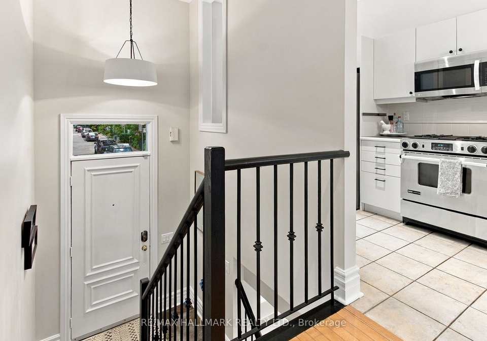 23-macphail-avenue-toronto-east-york-ontario-e13786738