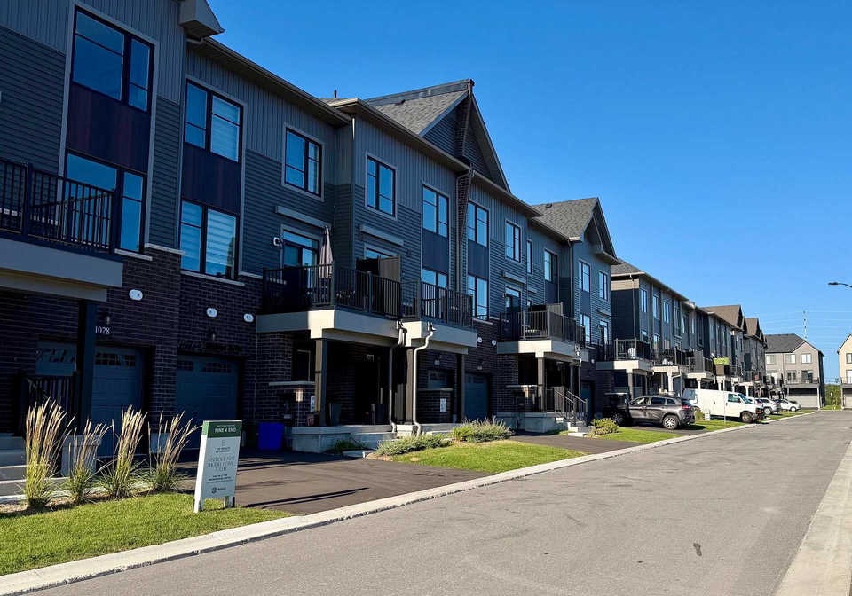 1024-porcupine-path-oshawa-ontario-e13787234
