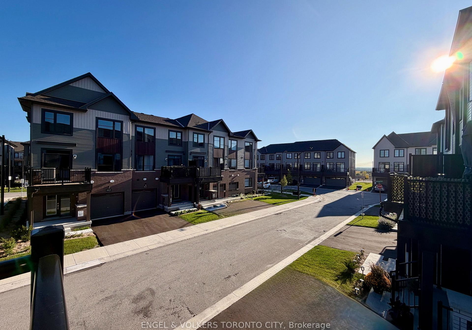 1024-porcupine-path-oshawa-ontario-e13787234