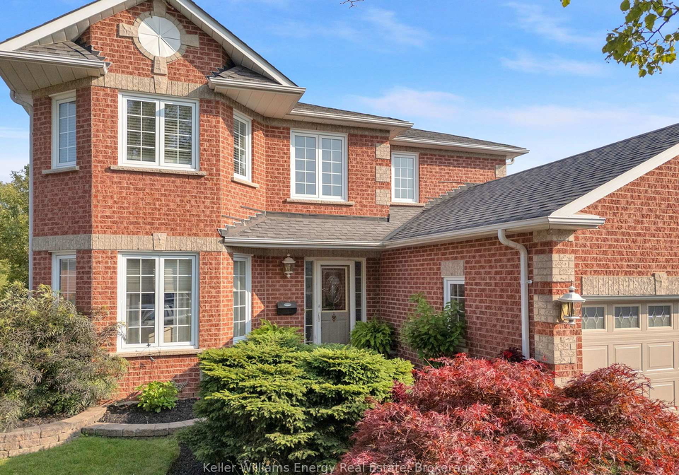 35-living-court-clarington-ontario-e13787330