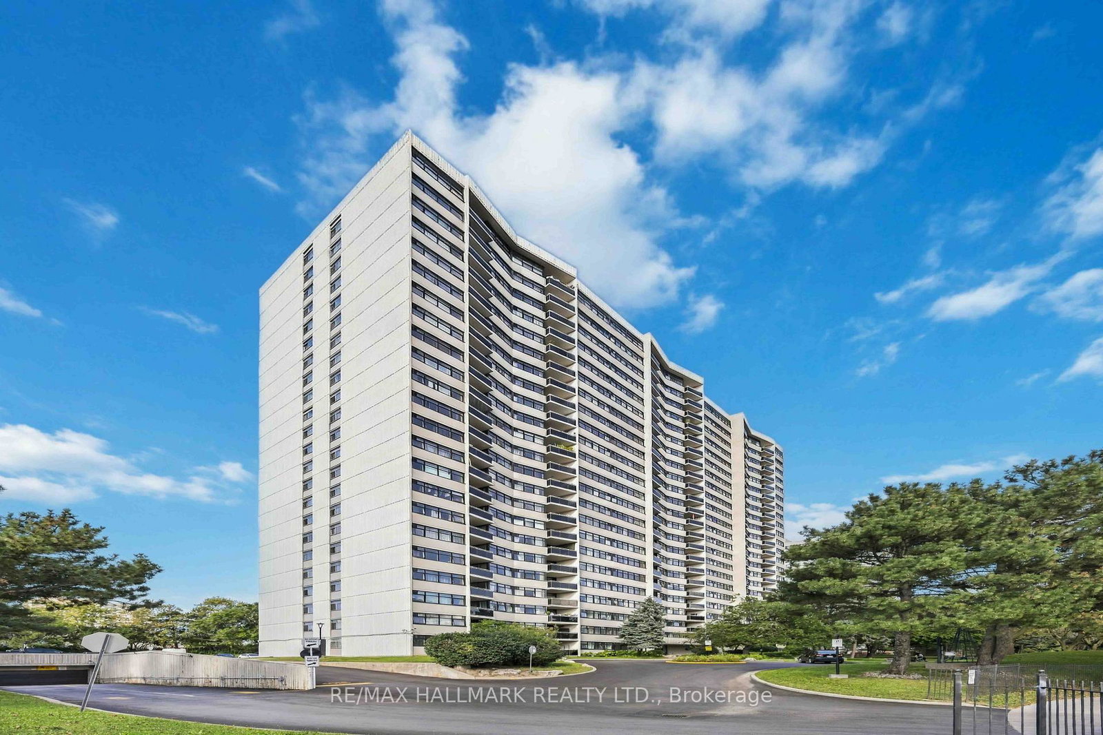 100-echo-point-toronto-scarborough-ontario-e13787916