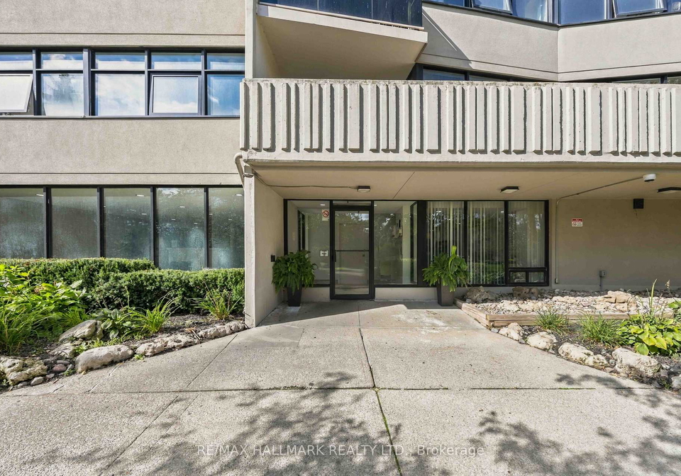 100-echo-point-toronto-scarborough-ontario-e13787916