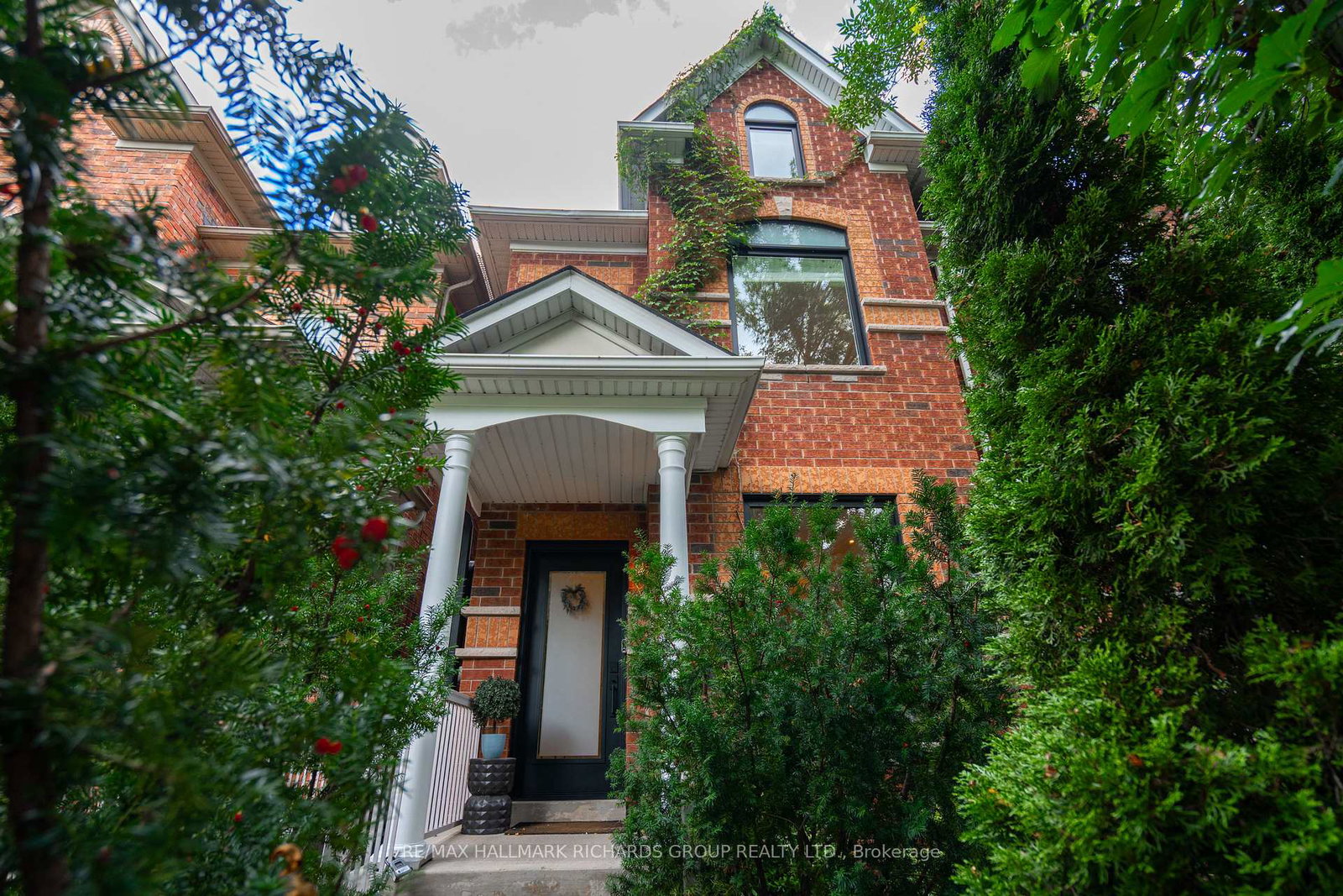 32-crossovers-street-toronto-toronto-ontario-e13788022