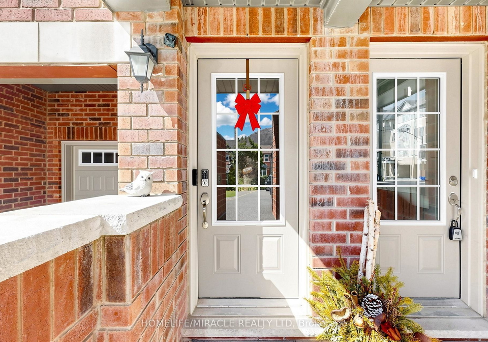 2725-deputy-minister-path-oshawa-ontario-e13788342