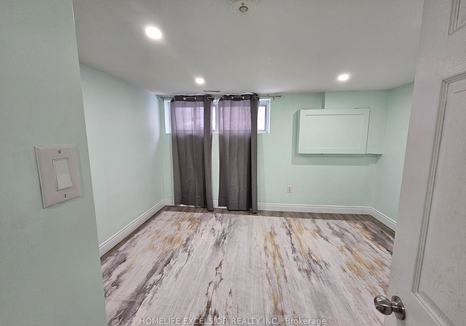 82-pandora-circle-toronto-scarborough-ontario-e13789232