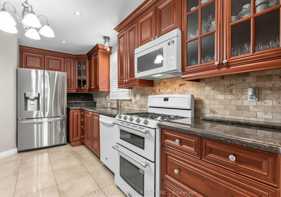 14-bardwell-crescent-toronto-scarborough-ontario-e13789344