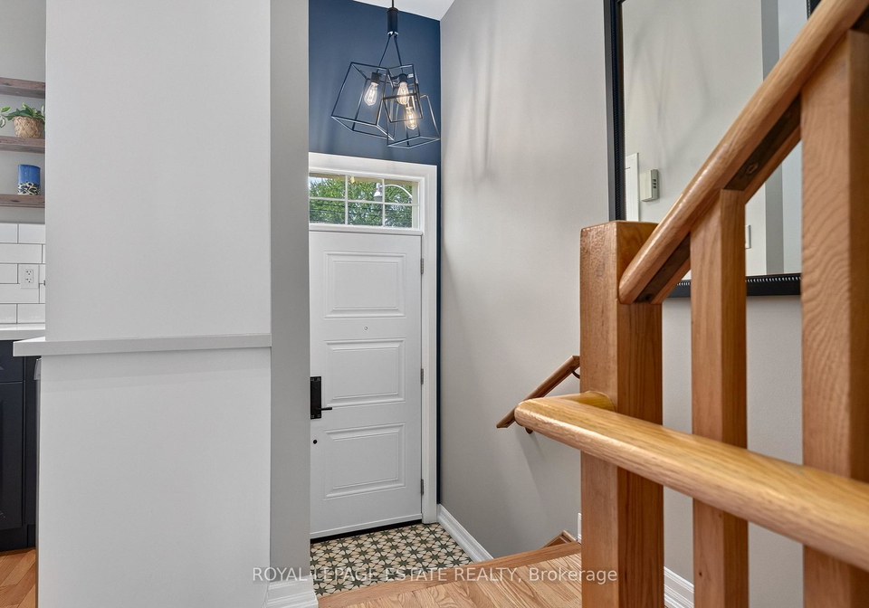 2112-dundas-street-e-toronto-toronto-ontario-e13789544