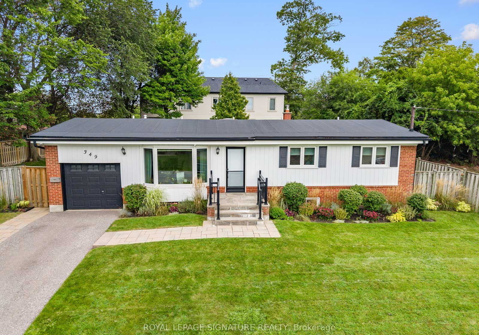 349-decimal-place-toronto-scarborough-ontario-e13789906