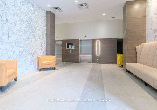 2055-danforth-avenue-toronto-toronto-ontario-e13790272