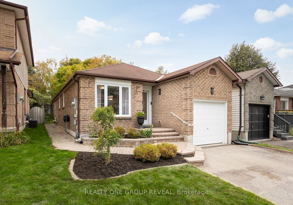 6-mcfeeters-crescent-clarington-ontario-e13790732