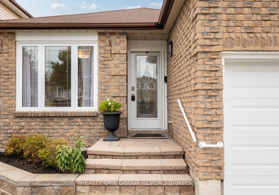 6-mcfeeters-crescent-clarington-ontario-e13790732
