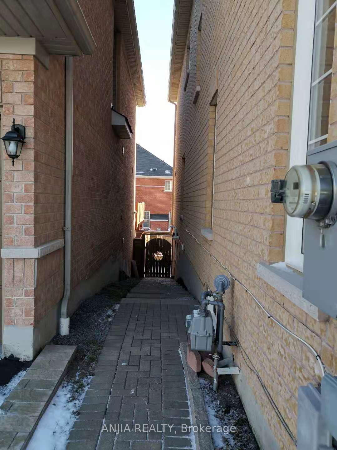 11-luce-drive-ajax-ontario-e13791026