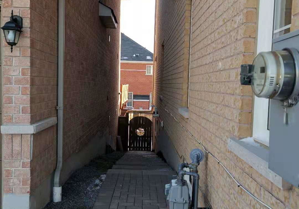 11-luce-drive-ajax-ontario-e13791026