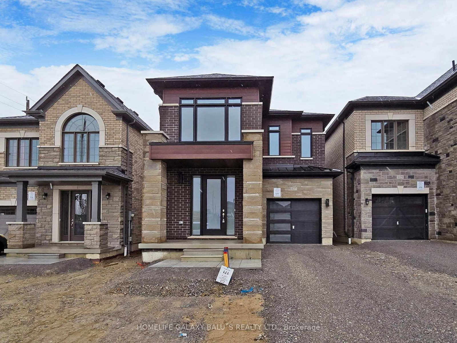 1127-zircon-manor-pickering-ontario-e13791198