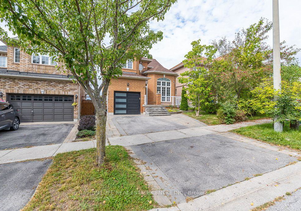 65-batt-crescent-ajax-ontario-e13792240