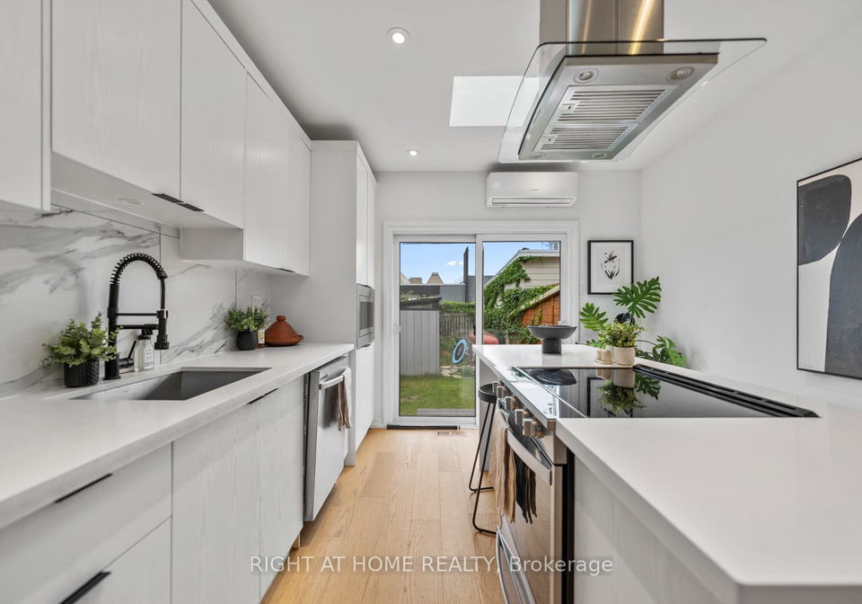 5-12-luttrell-avenue-toronto-toronto-ontario-e13792642