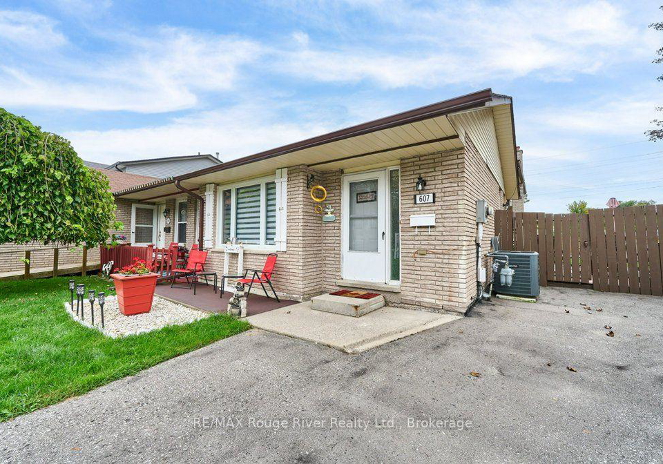 607-foxrun-court-oshawa-ontario-e13794262