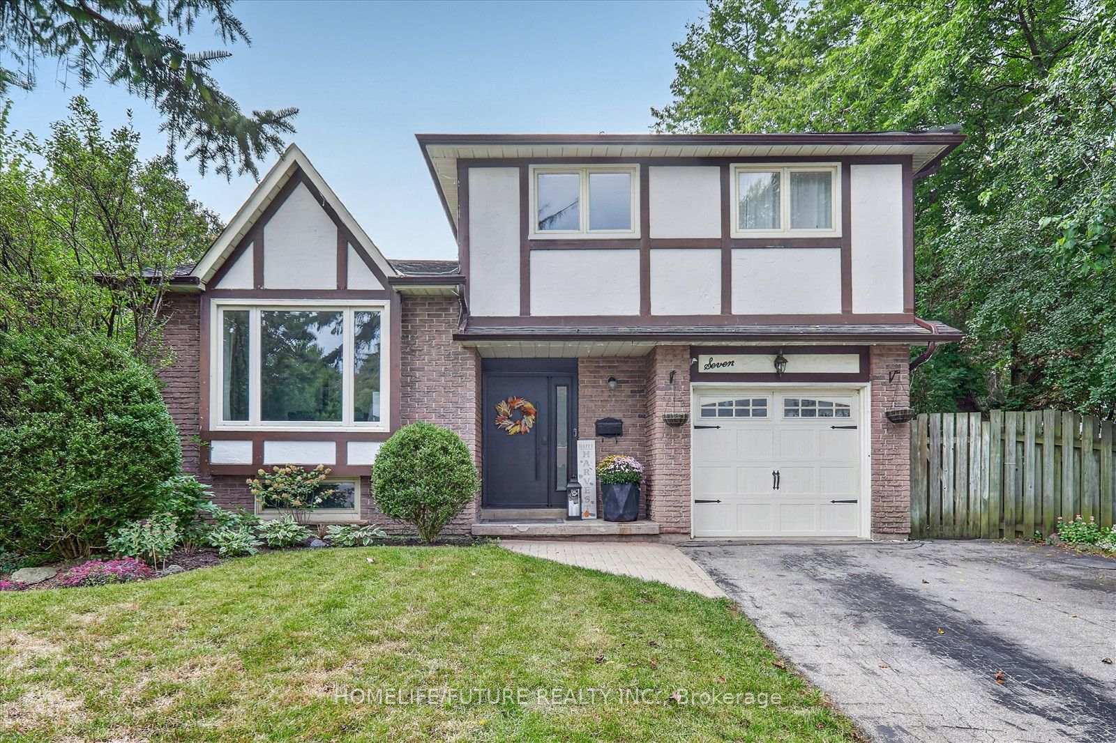 7-toms-court-whitby-ontario-e13796410