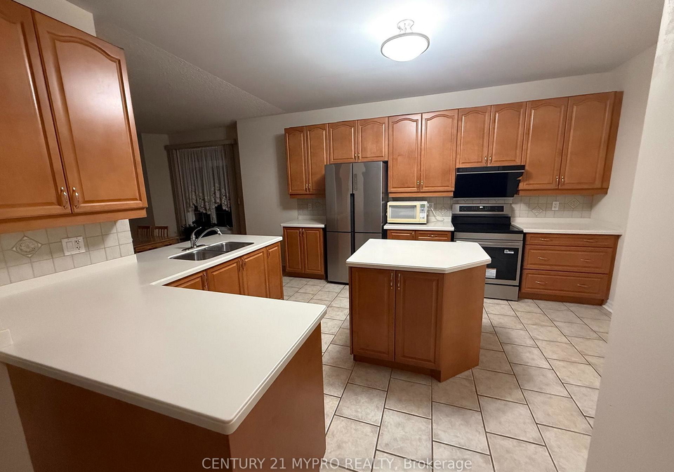 938-red-deer-avenue-oshawa-ontario-e13796454
