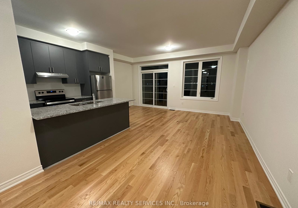 91-air-dancer-crescent-oshawa-ontario-e13796522