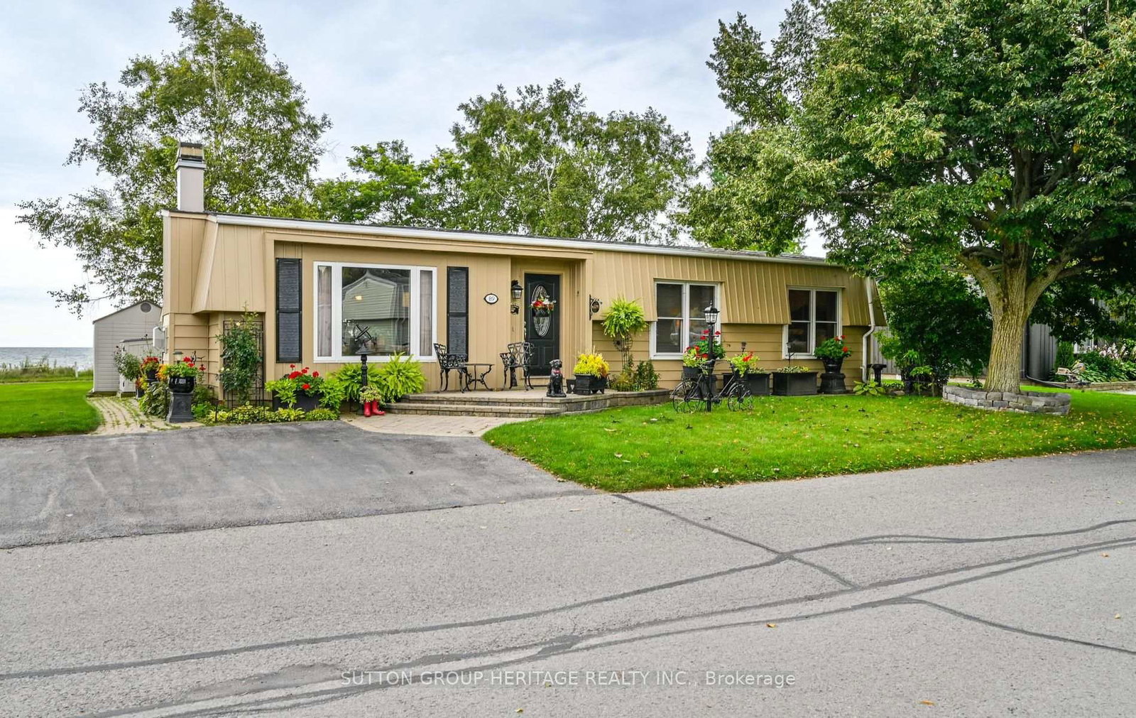89-bluffs-road-clarington-ontario-e13796954