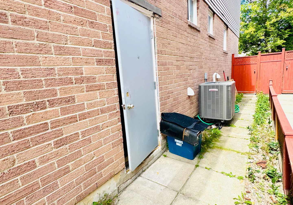 28-chapman-drive-e-ajax-ontario-e13797256