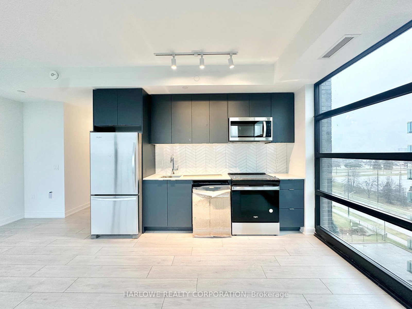 1606-charles-street-whitby-ontario-e13797284