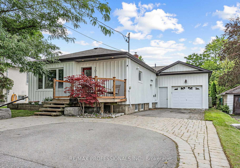 1013-centre-street-s-whitby-ontario-e13797374