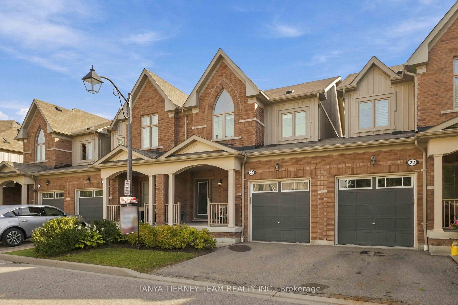 20-lambdon-way-whitby-ontario-e13798606