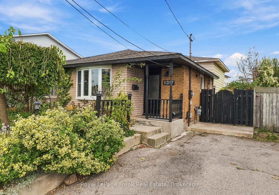 1317-park-road-s-oshawa-ontario-e13800268