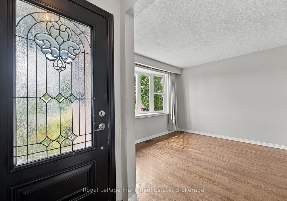 1317-park-road-s-oshawa-ontario-e13800268
