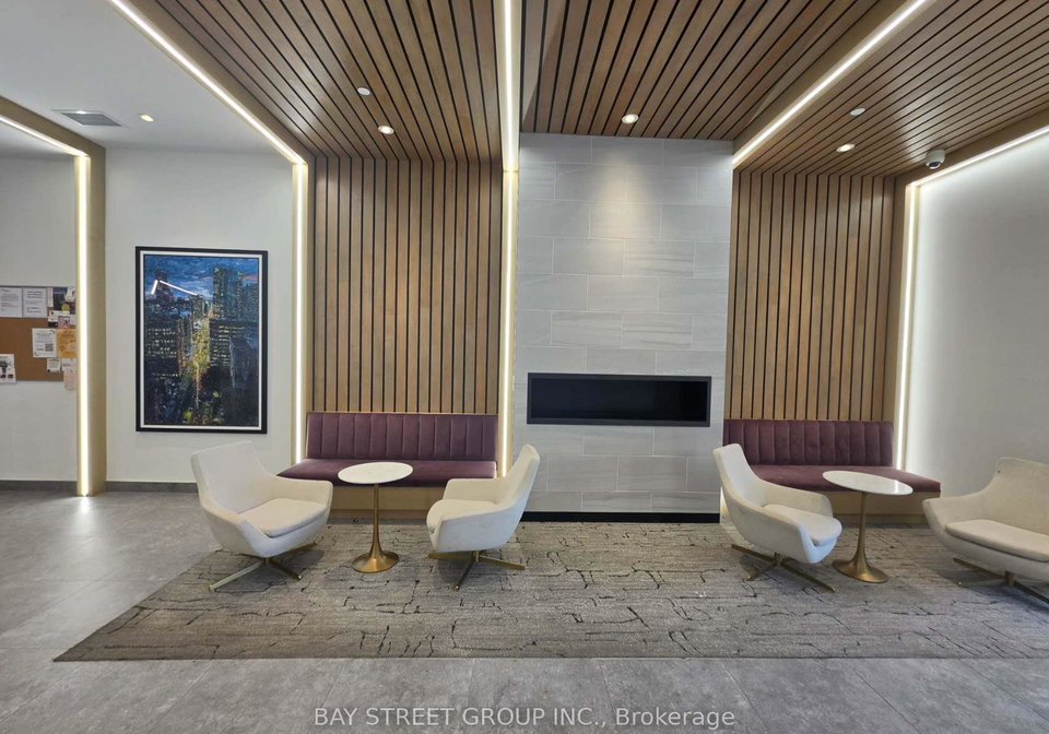2369-danforth-avenue-toronto-toronto-ontario-e13800358