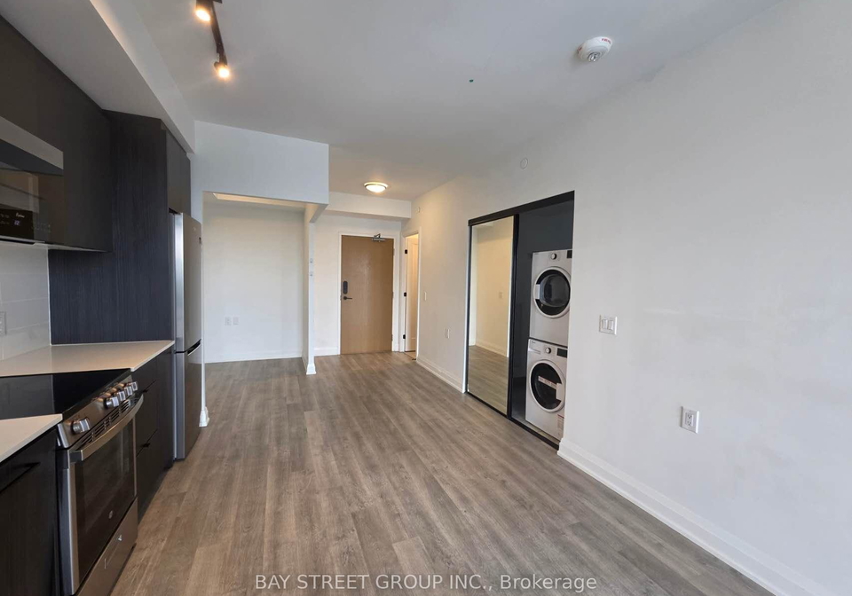 2369-danforth-avenue-toronto-toronto-ontario-e13800358
