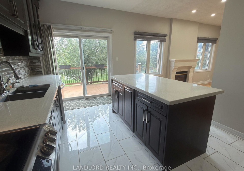 12-cricket-mews-toronto-scarborough-ontario-e13800382