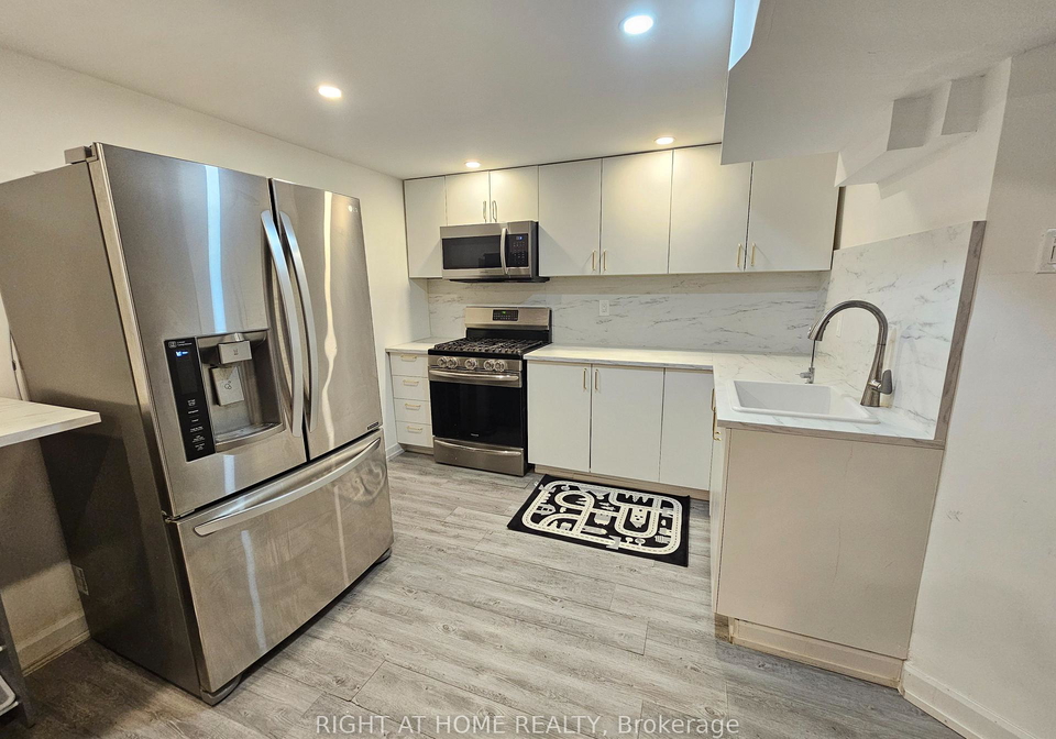46-keys-drive-ajax-ontario-e13800438