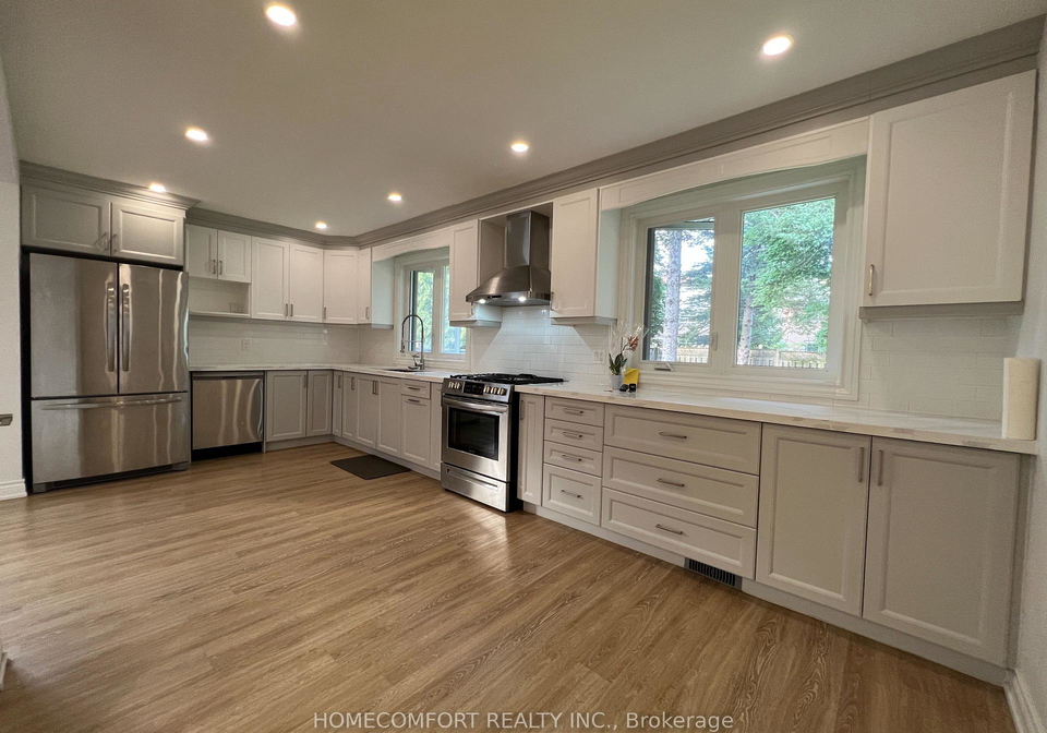 32-eaglewing-main-court-toronto-scarborough-ontario-e13803078