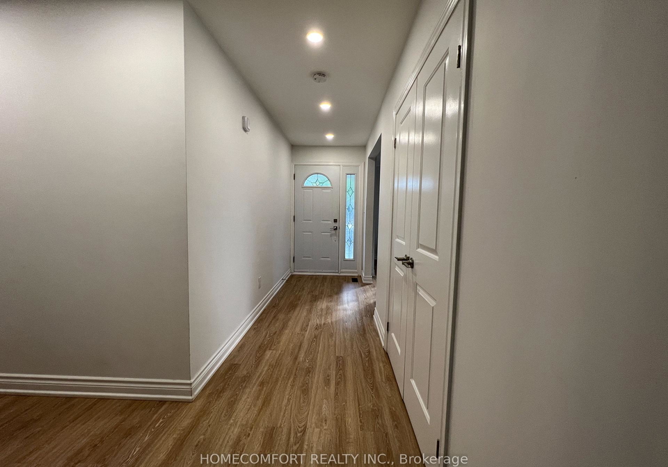 32-eaglewing-main-court-toronto-scarborough-ontario-e13803078