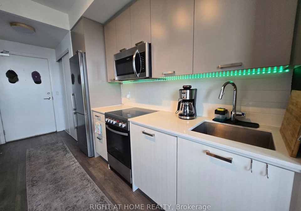 2301-danforth-avenue-toronto-toronto-ontario-e13803632