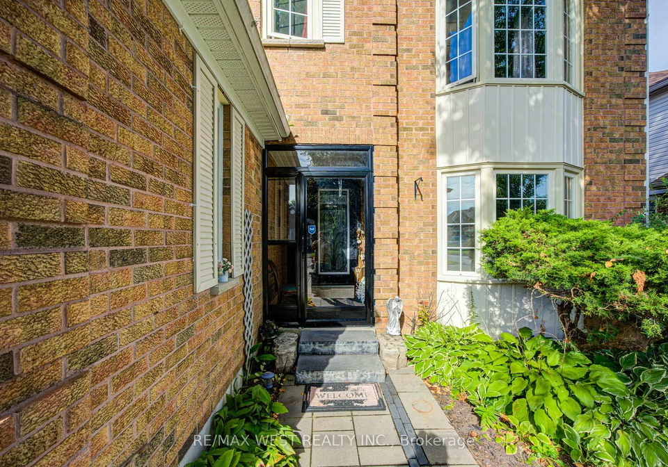 114-robert-adams-drive-clarington-ontario-e13804910