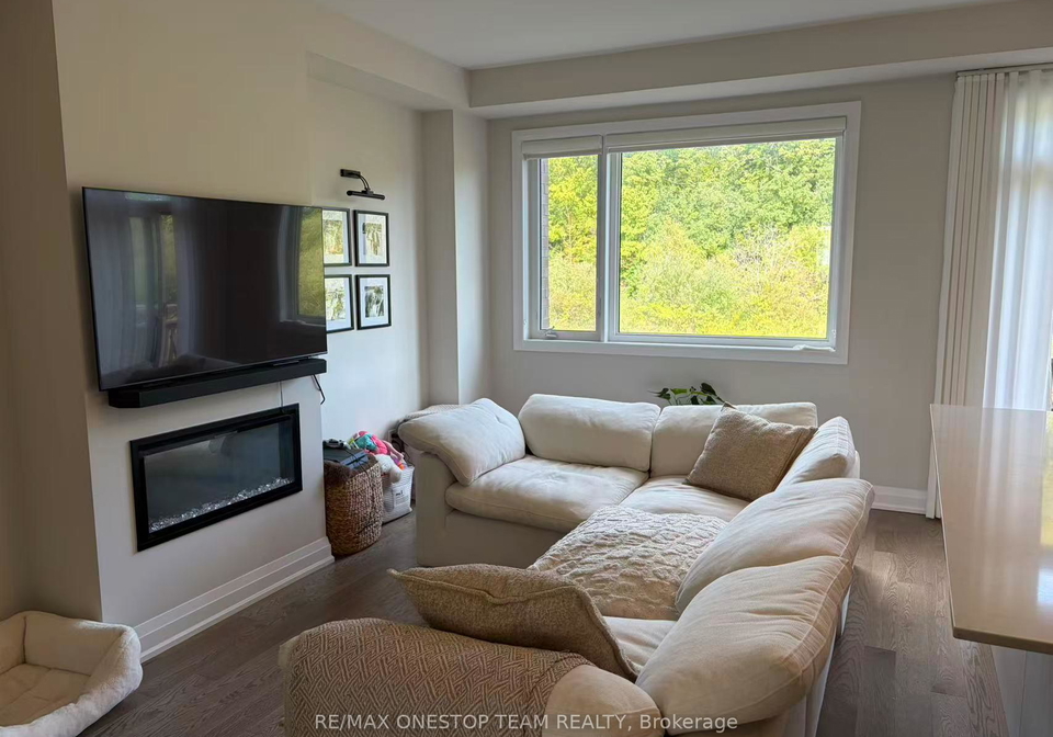 2833-albatross-way-pickering-ontario-e13805676