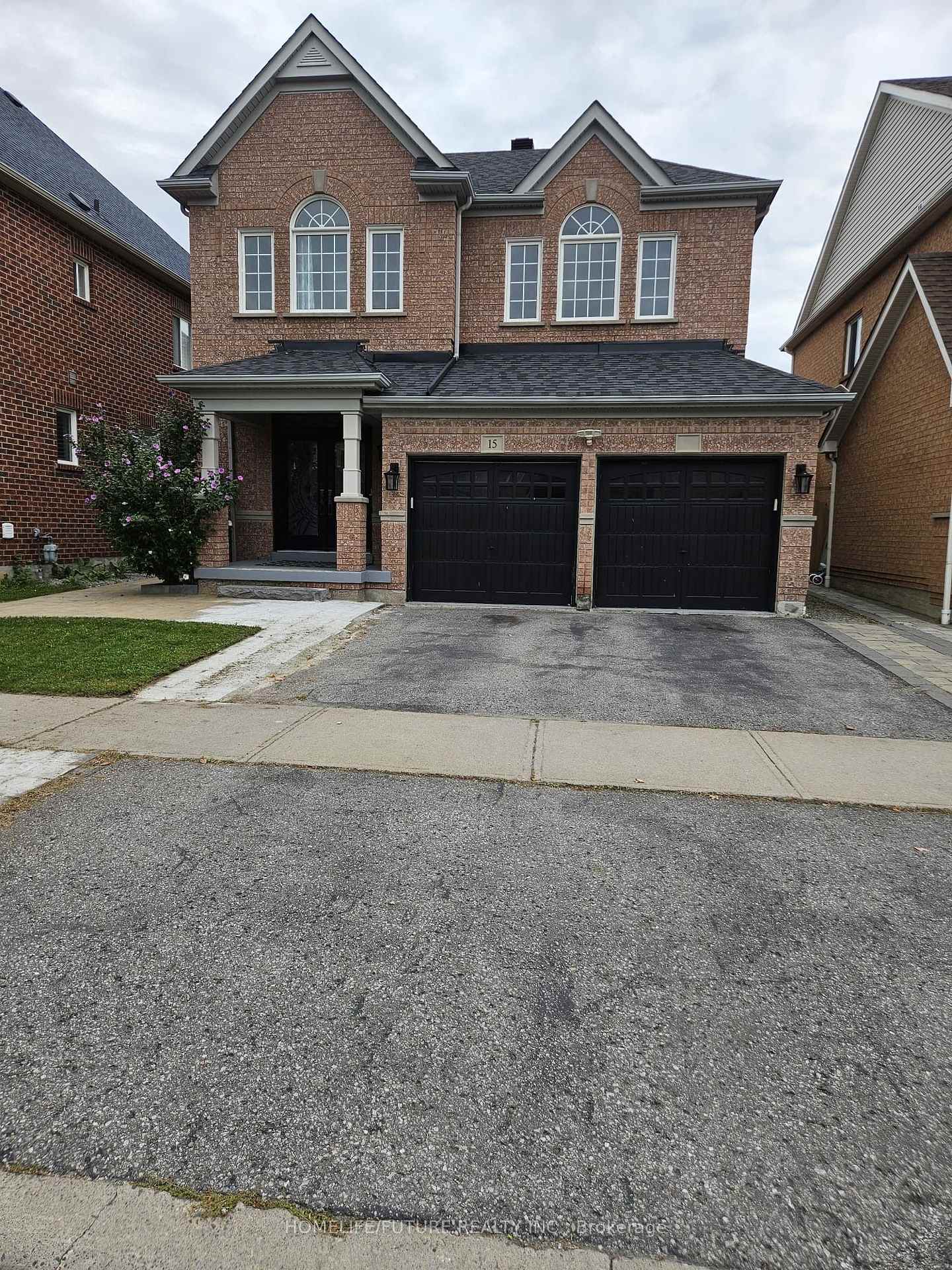 15-coyle-street-ajax-ontario-e13807394