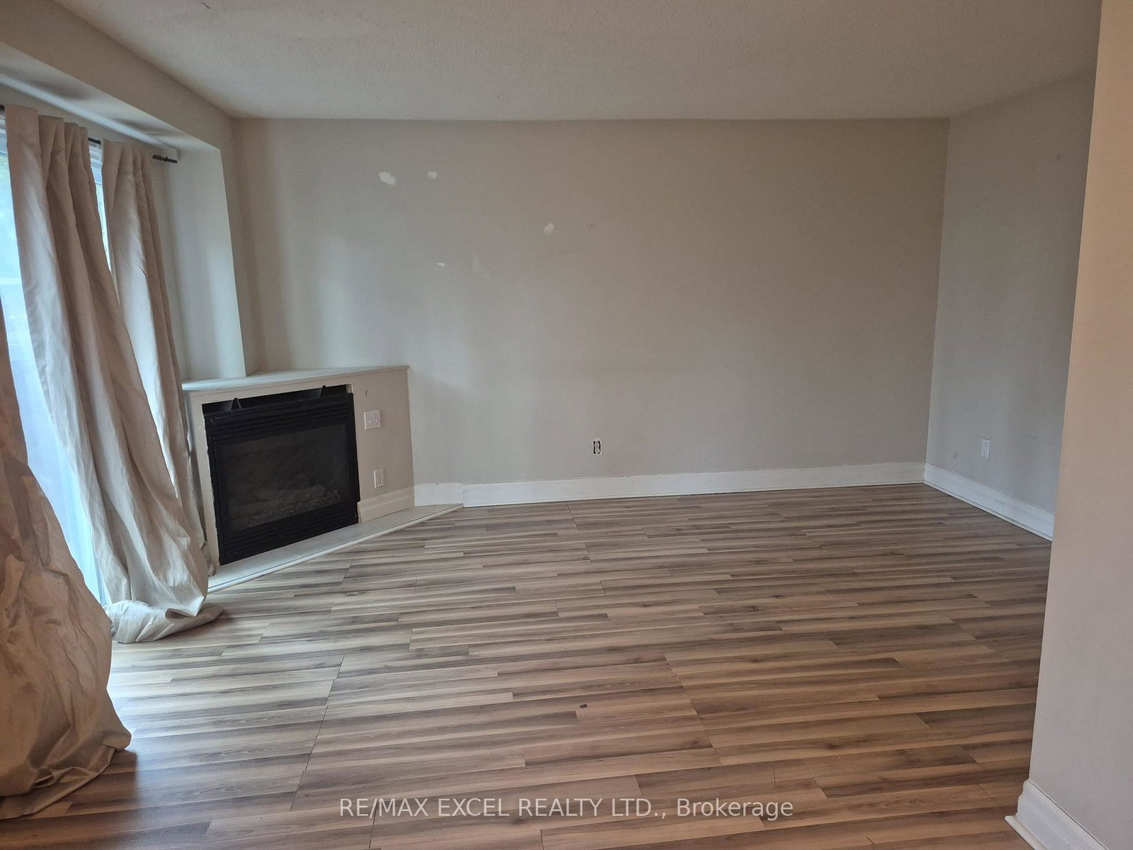 111-bradstone-square-caledon-ontario-e13807622