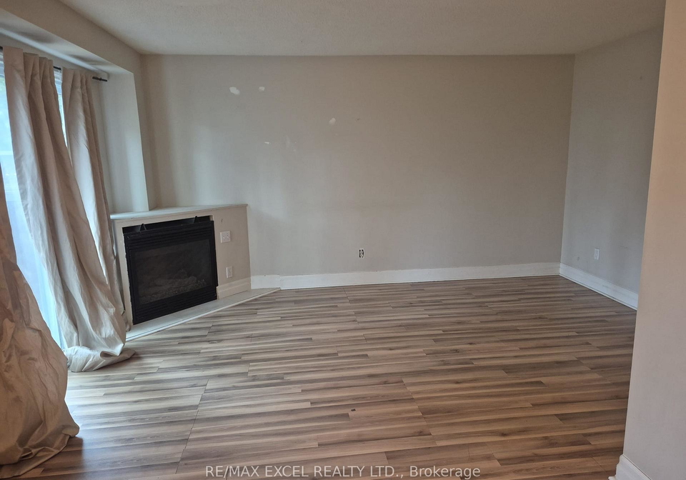 111-bradstone-square-caledon-ontario-e13807622