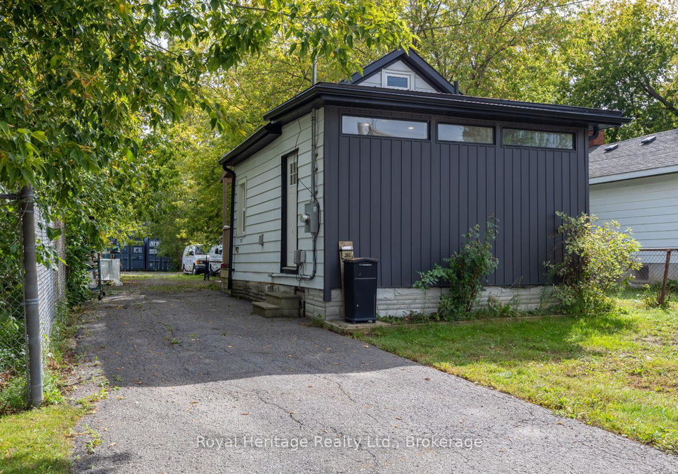 203-valencia-road-oshawa-ontario-e13808854