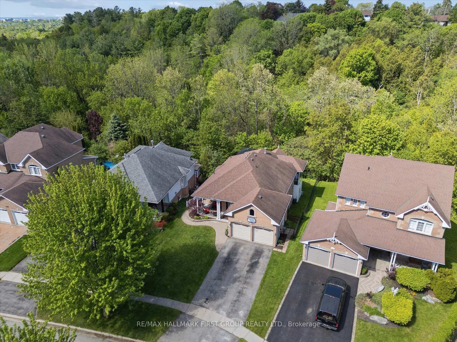 1028-highbrooke-court-oshawa-ontario-e13809440
