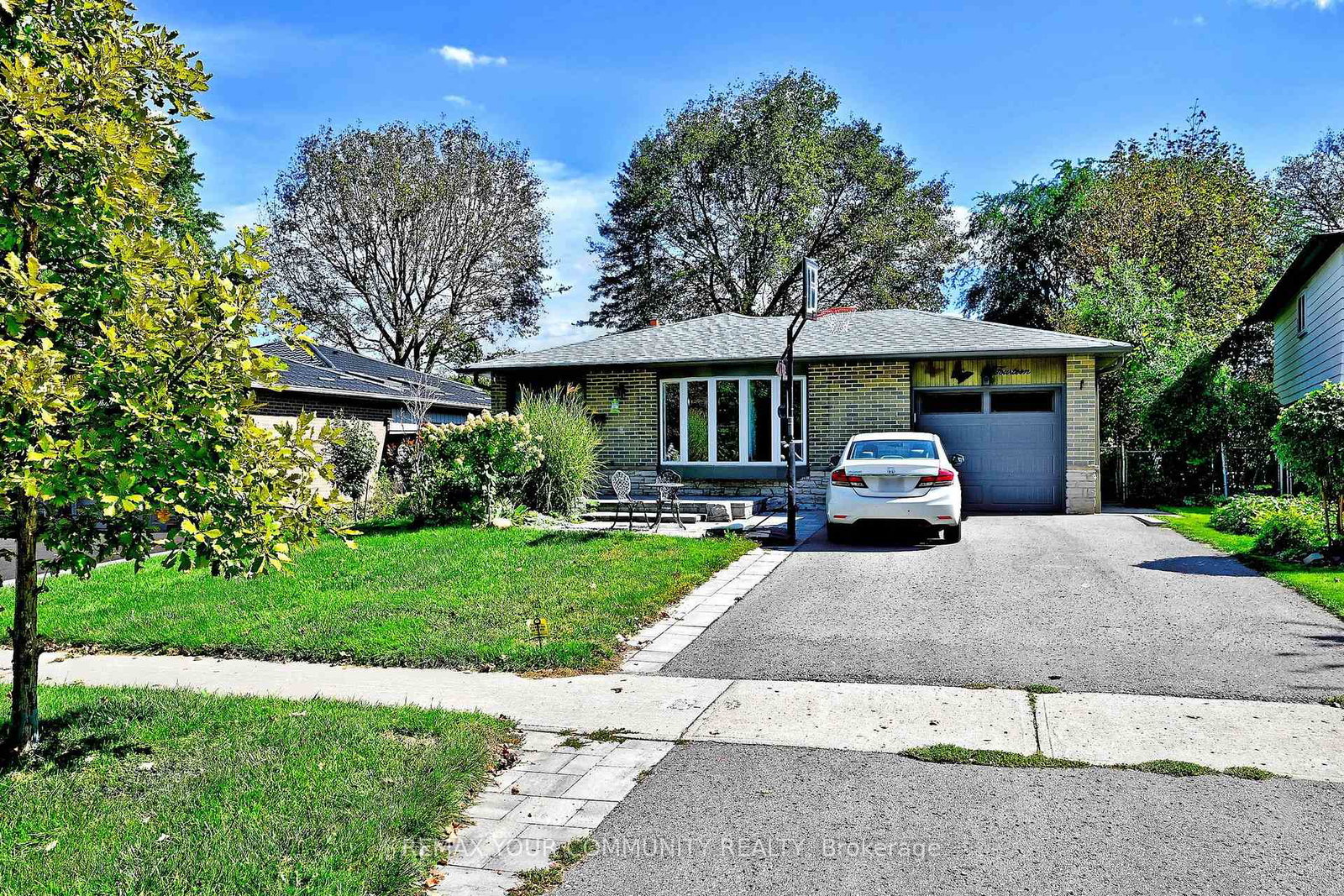 14-misthollow-square-toronto-scarborough-ontario-e13809528
