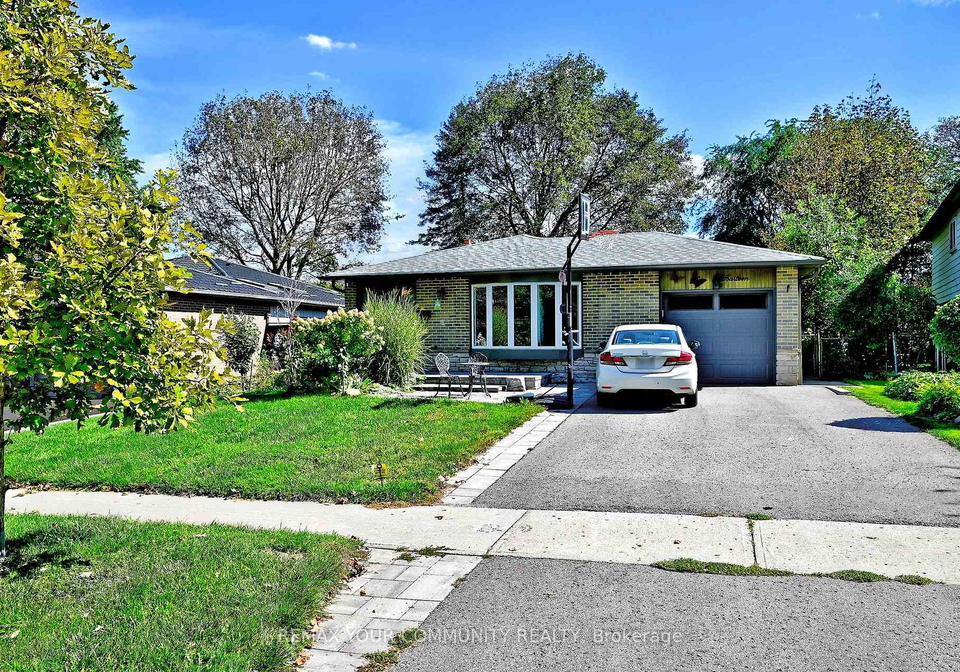 14-misthollow-square-toronto-scarborough-ontario-e13809528