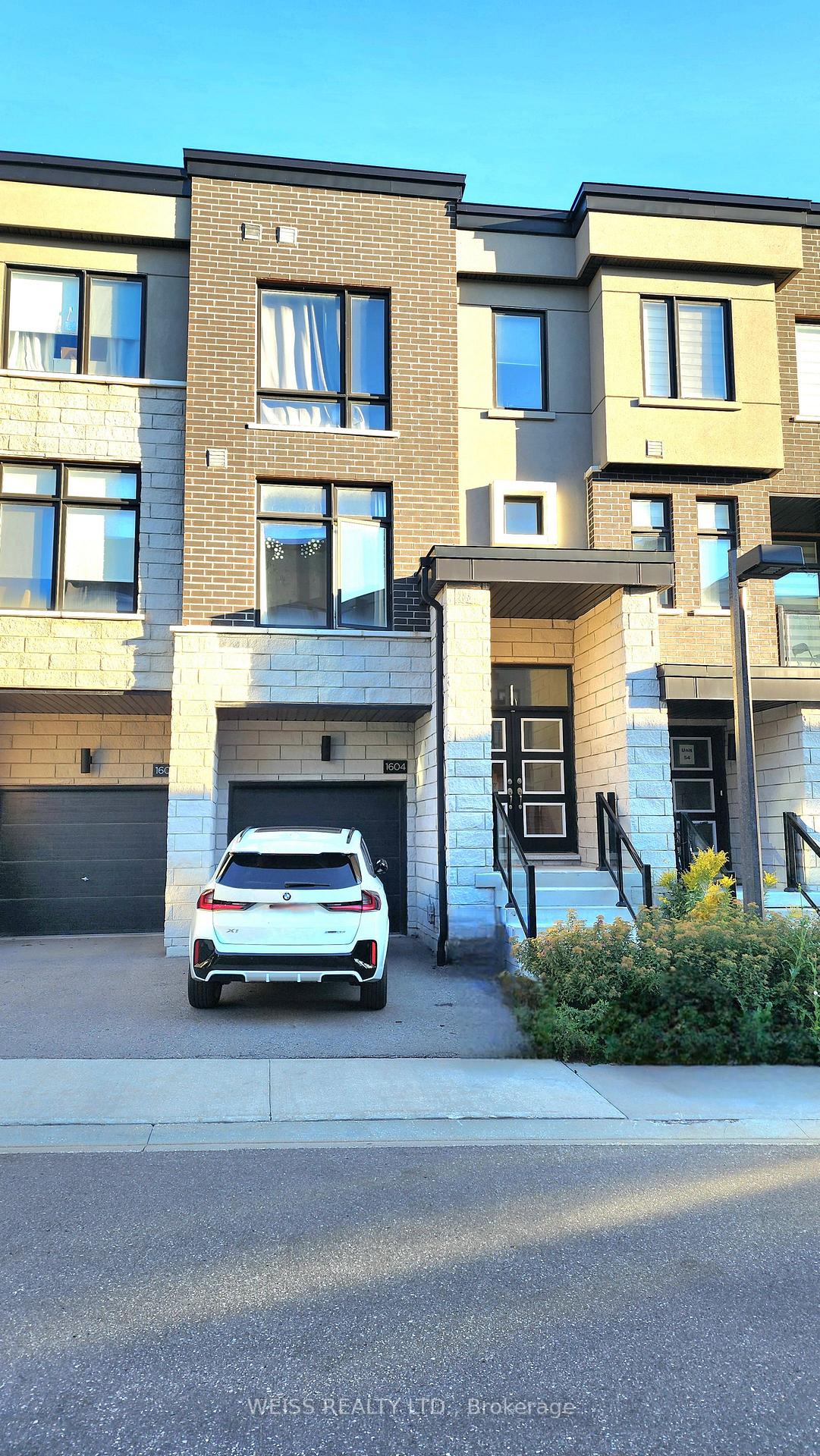 1604-moonbeam-glen-pickering-ontario-e13810546
