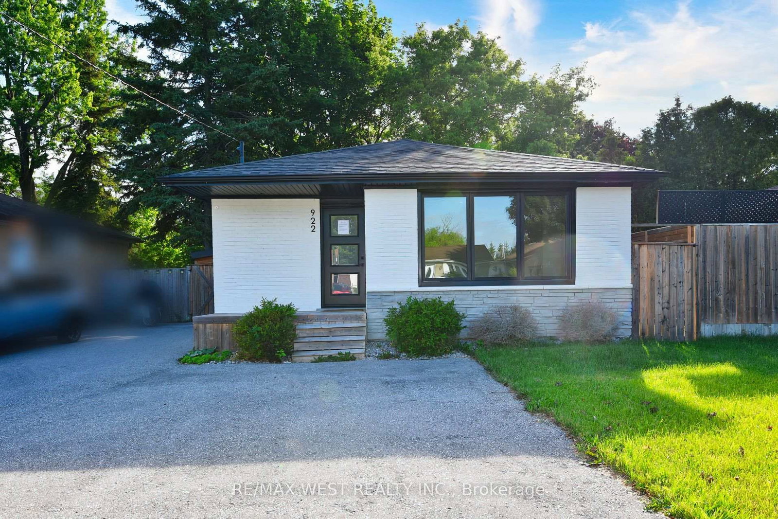 922-centre-street-n-whitby-ontario-e13810890