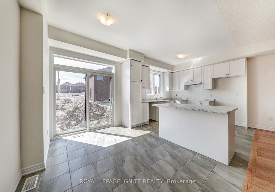 1141-sepia-square-pickering-ontario-e13812026